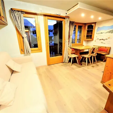 Chalet Rododendro 公寓 *